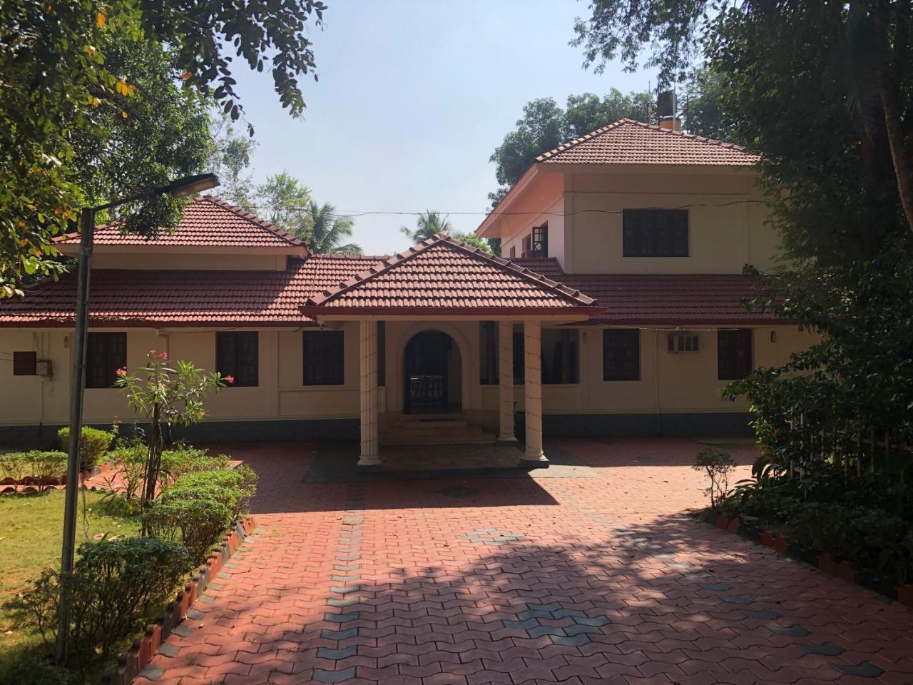 Ayuryogashram Heritage Thrissur Exterior photo